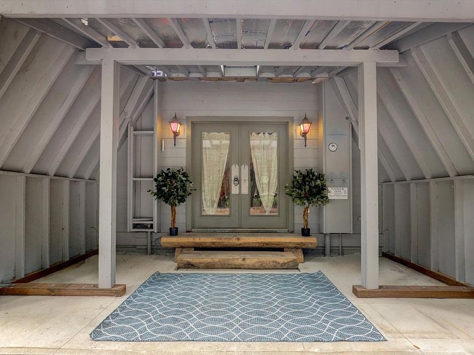 1st image of 18125 Douglas Rd