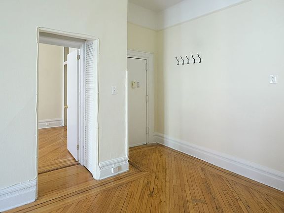 2nd image of 138 Montague St APT 1