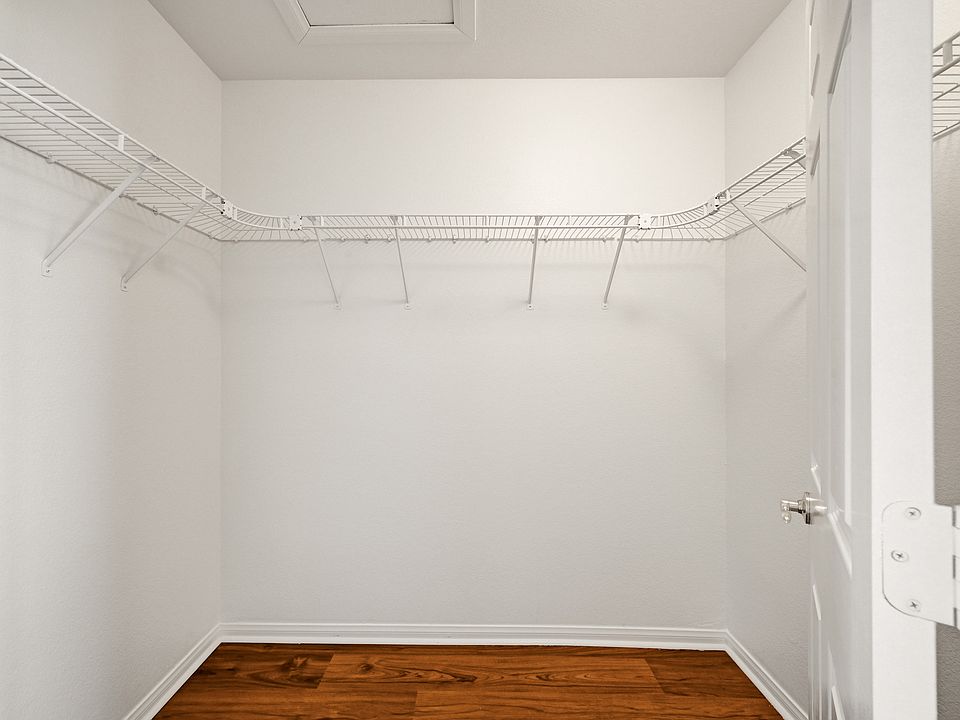 MB, His/Hers Walk in Closet, (35)