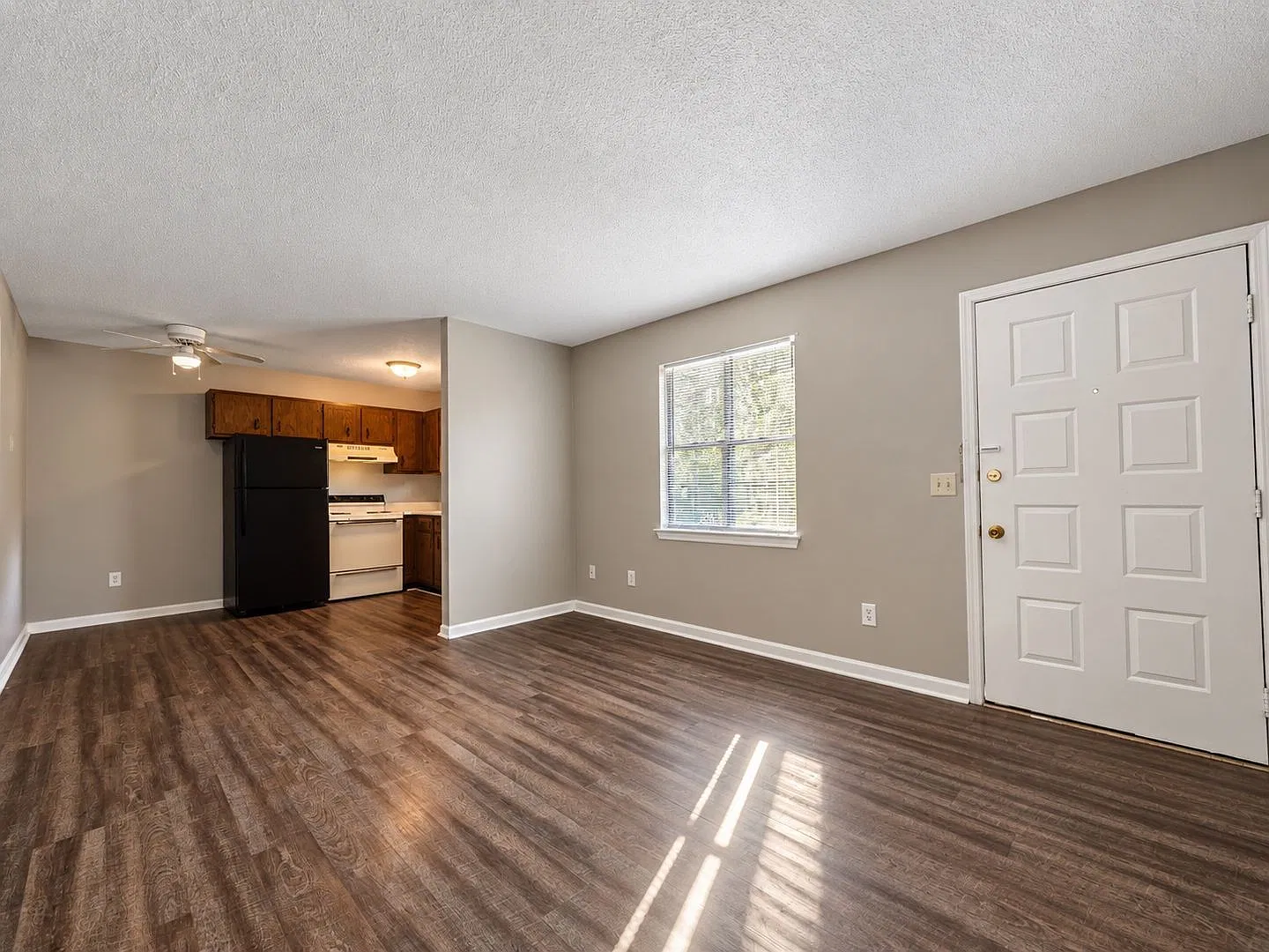 1 bed, 1.0 bath, 800 sqft, $750 — Photo 3
