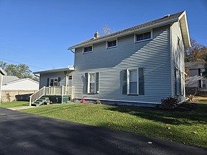 4th image of 72 Commercial St
