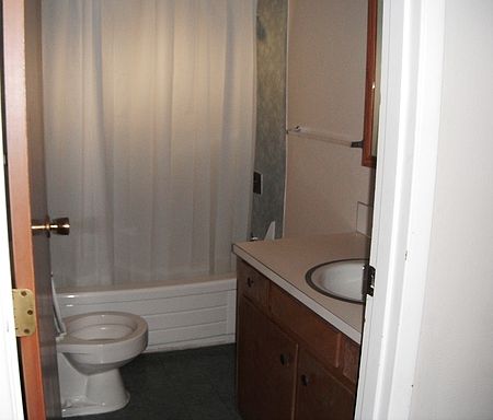 2nd image of 1612 Chemeketa St NE