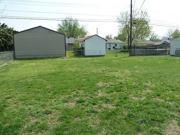 3rd image of 925 Marianna Dr
