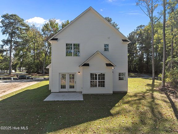 4th image of 604 Club Pines Drive