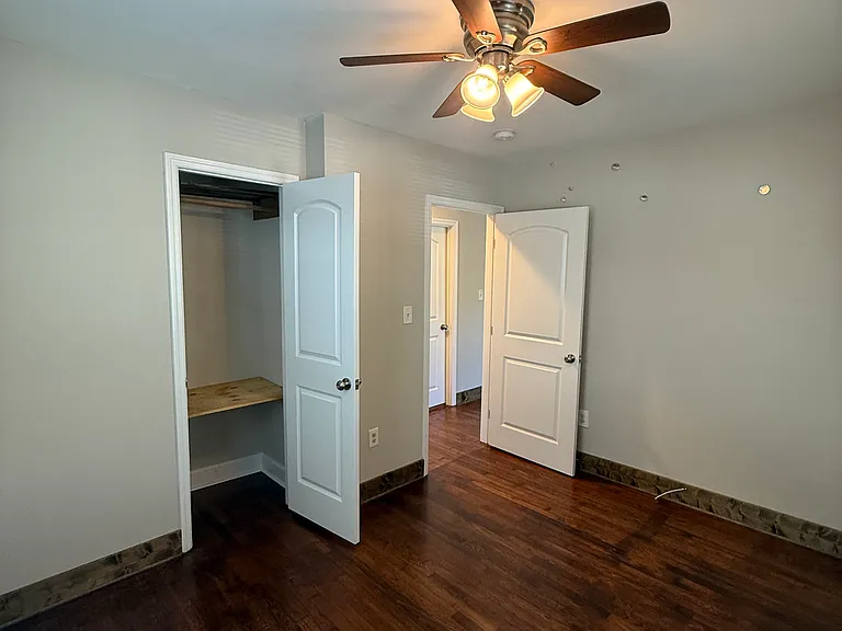 ENTRANCE TO FRONT BEDROOM