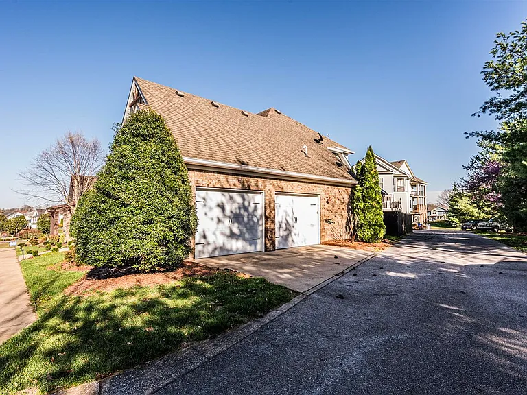 730 Bennington Park Dr — Photo 4