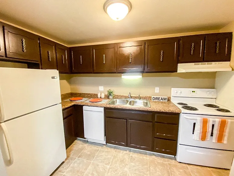 Capitol View Apartments — Photo 39