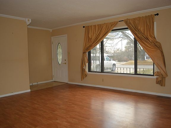 2nd image of 3200 Court St