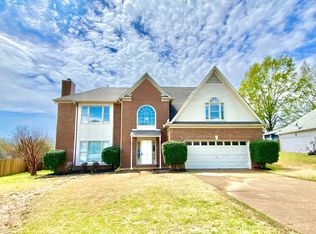 2373 Meadow Ridge Dr, Cordova, TN 38016