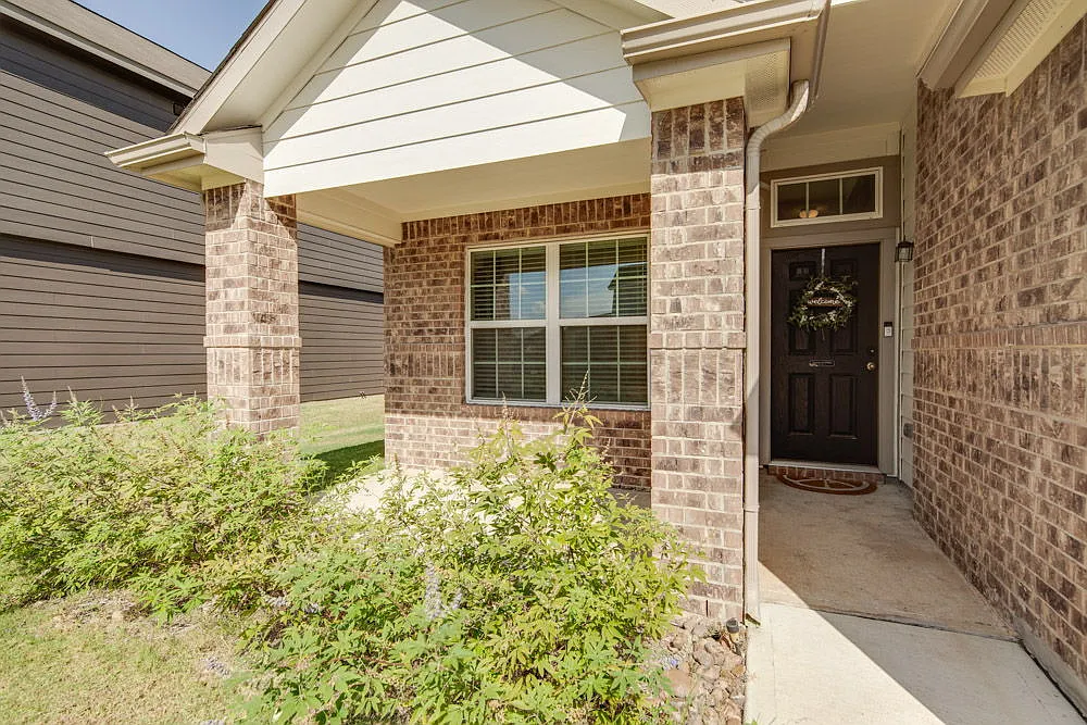3 bed, 1565 sqft, $1,850 — Photo 4