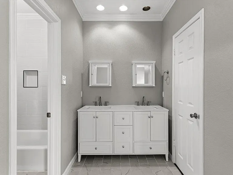 10819 Crown Colony Dr #27 — Photo 13