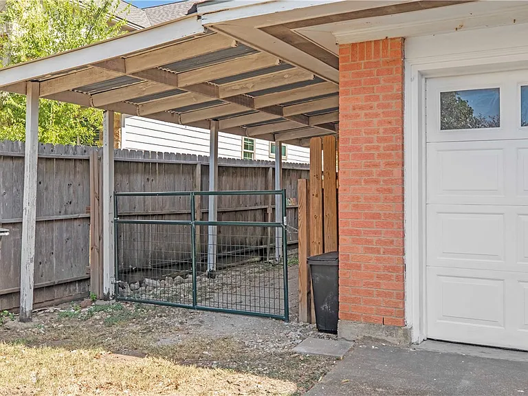 209 Helena St — Photo 19