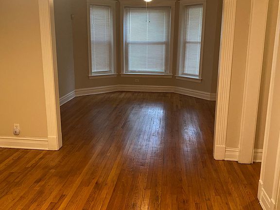 3rd image of 6417 S Artesian Ave #1