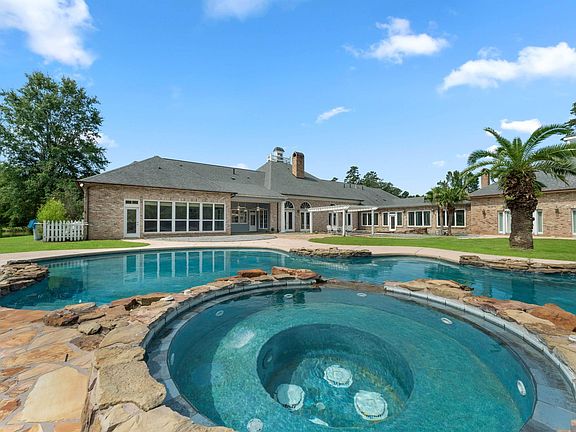 3rd image of 20355 Greenwell Springs Rd