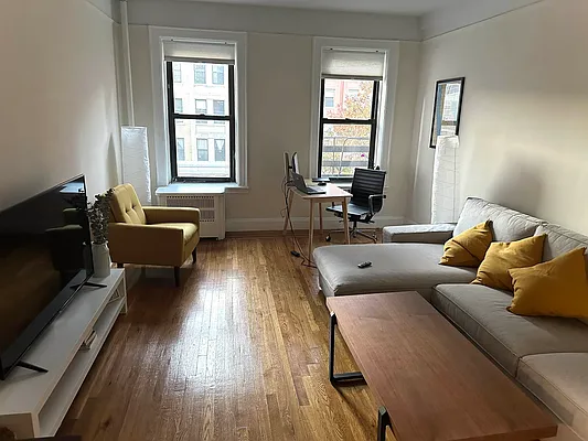 Rented by Oxford Property Group | media 13