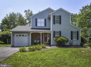 210 Yorkshire Dr, Newtown, PA 18940