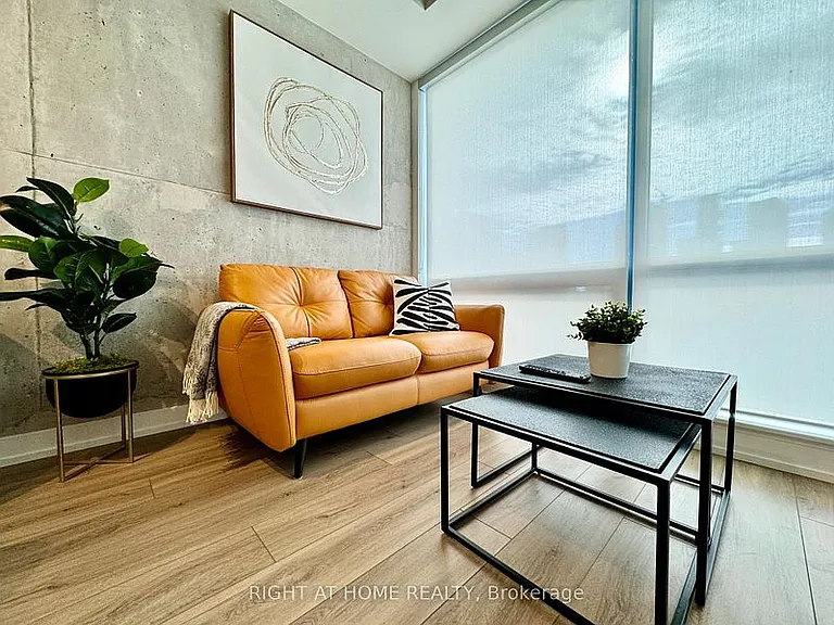 458 Richmond St W #107 — Photo 4