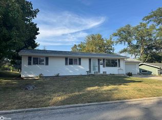 402 15th St, Corning, IA 50841