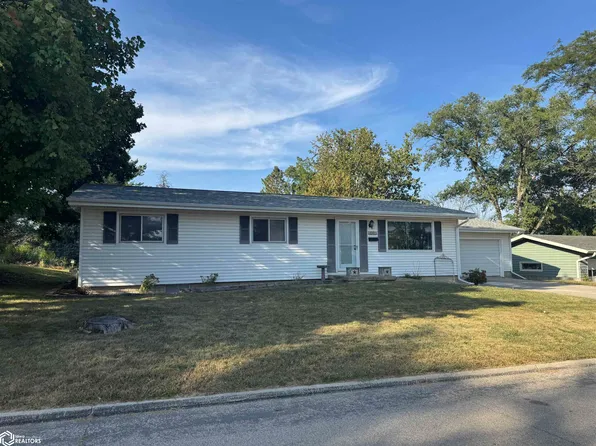 402 15th St, Corning, IA 50841