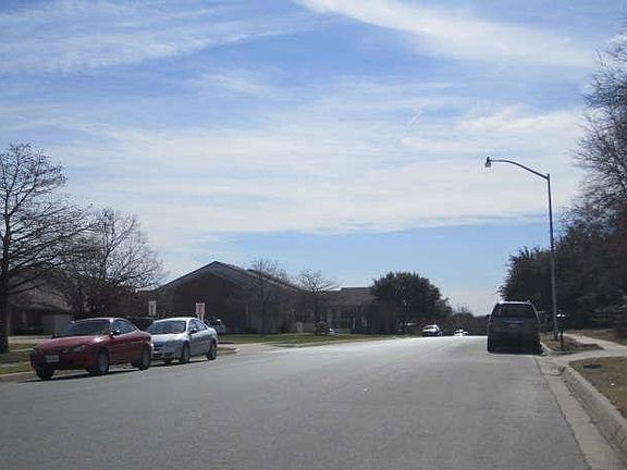 5th image of 2300 Escalante Ave