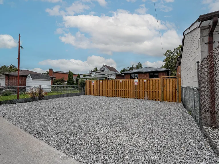31 Mariposa Ave #C — Photo 18