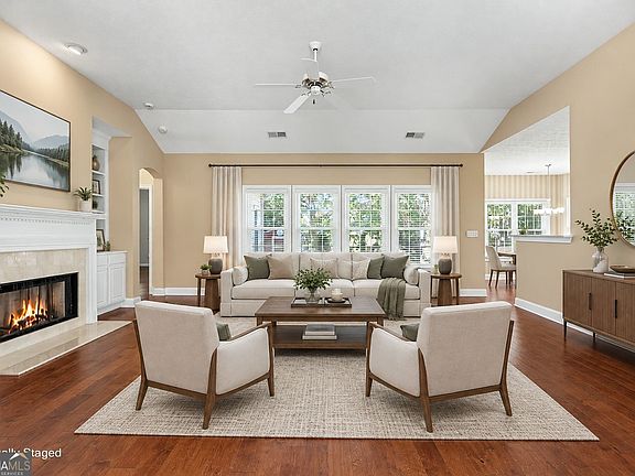 3rd image of 2208 Caneridge Ct SW