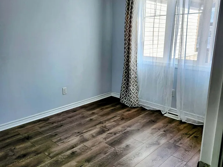 555 Foxlight Cir — Photo 16