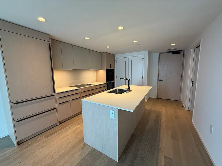 333 Ward Ave #1906 — Photo 2
