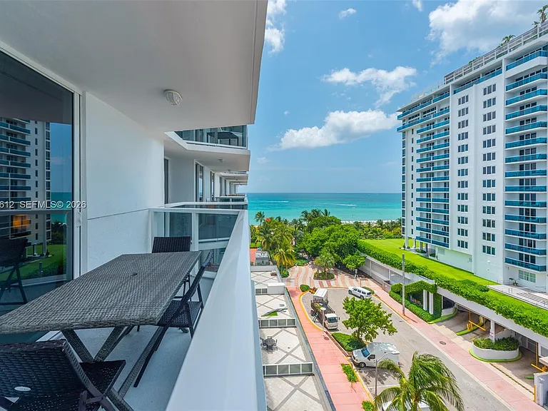2401 Collins Ave #1007 — Photo 17