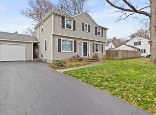 99 Oakcrest Dr, Rochester, NY 14617