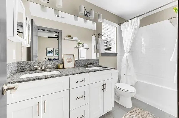 2 bed, 2.5 bath, 1170 sqft, $2,399 — Photo 2