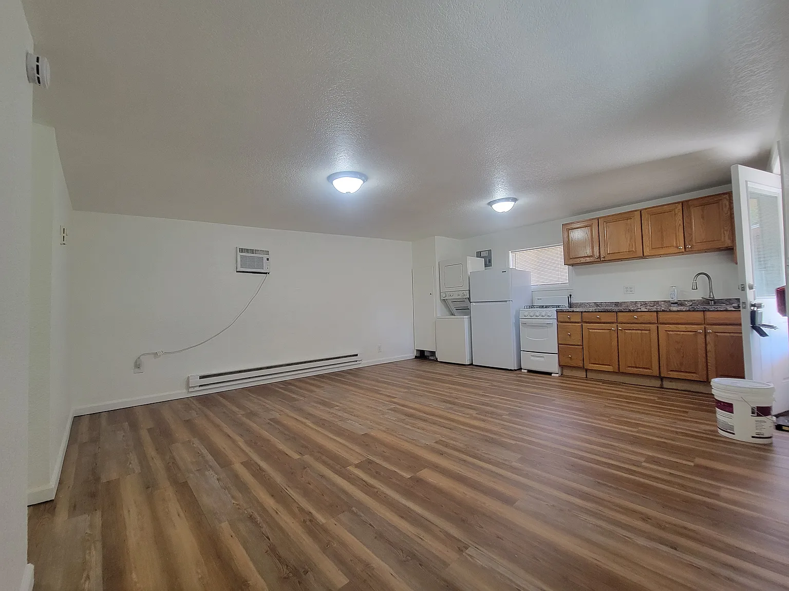 1 bed, 405 sqft, $1,071 — Photo 2