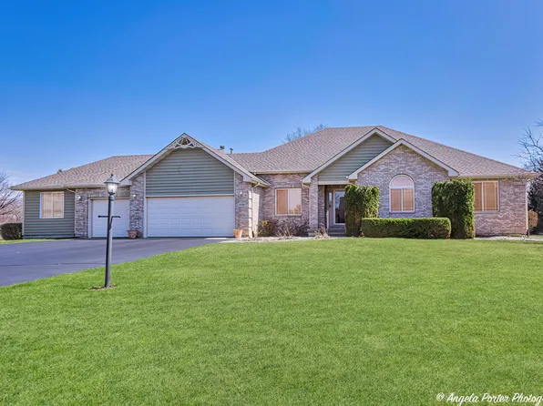 9216 Bentley Ln, Spring Grove, IL 60081