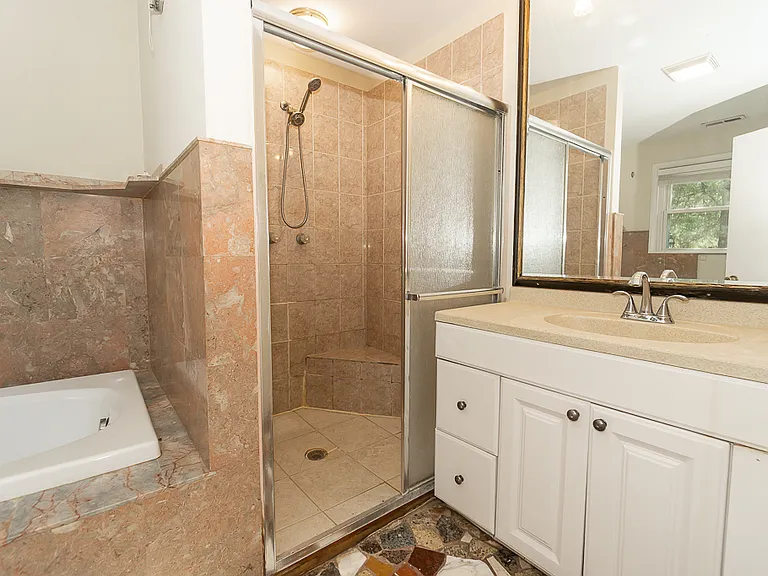 4N036 Wood Dale Rd — Photo 15