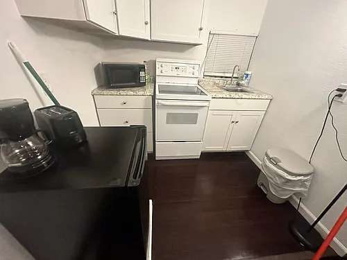 411 E Kaley St #2 Photo 1