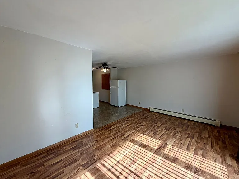 212 N 1st Ave — Photo 4