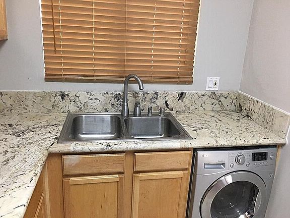 Kitchen Pic 2