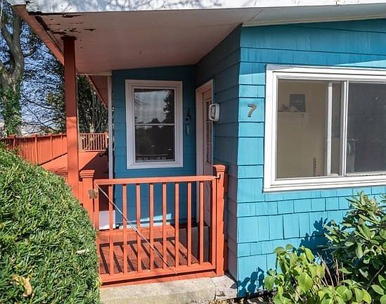 3rd image of 7 Vista Ave