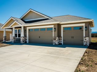 28 Sawtooth Ln, Ranchester, WY 82839