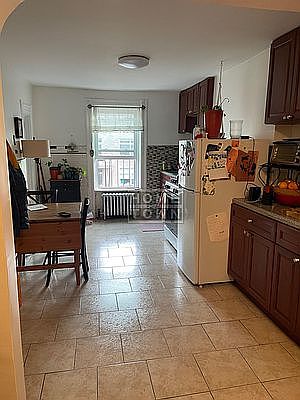 2nd image of 676A De Graw St #3