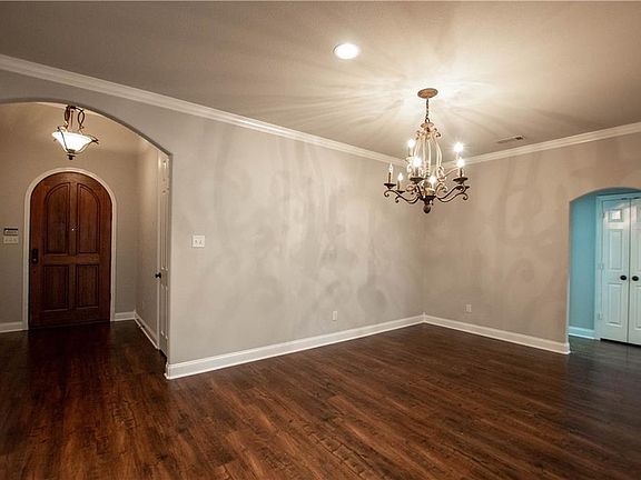 3rd image of 108 Stamford Ct