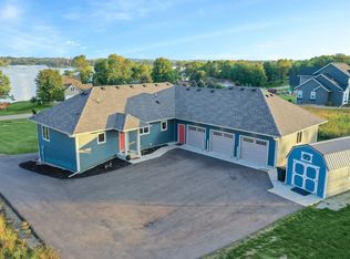 4085 Wells Lake Ct, Faribault, MN 55021