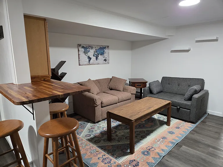 1404 S Grand Ave #B — Photo 2