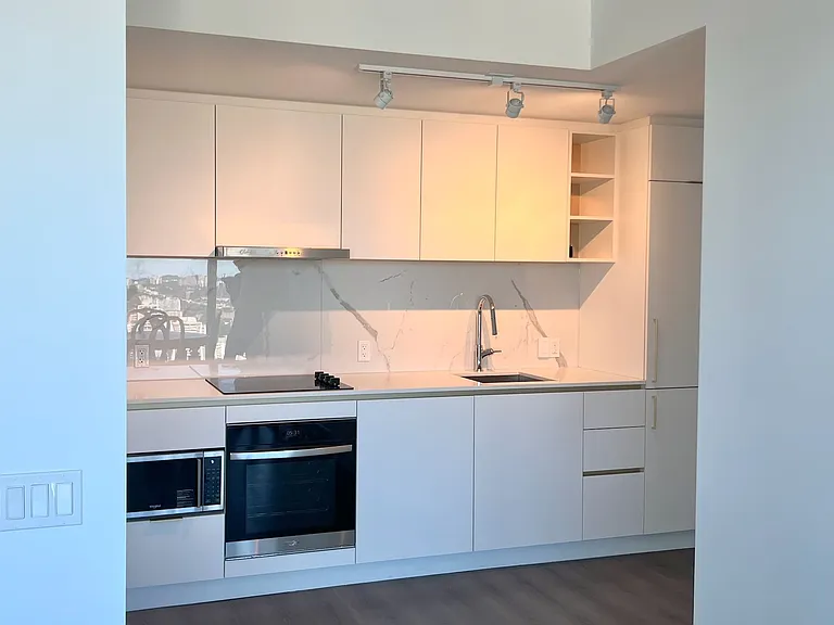 8 Wellesley St W #5507 — Photo 6