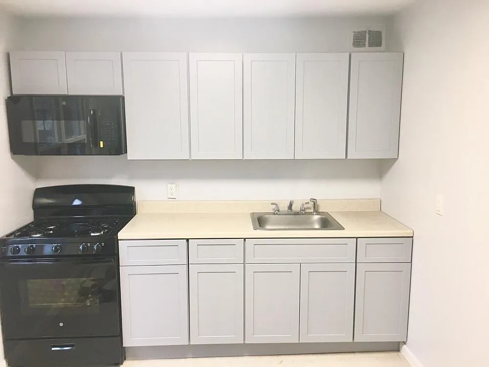 2 bed, 810 sqft, $1,850 — Photo 1