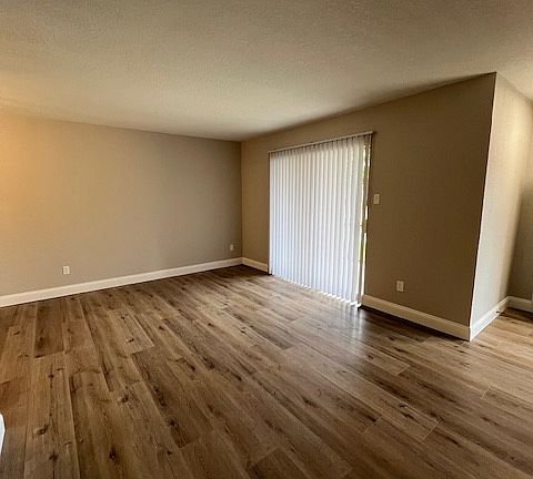 2nd image of 4162 Treadway Rd APT 1