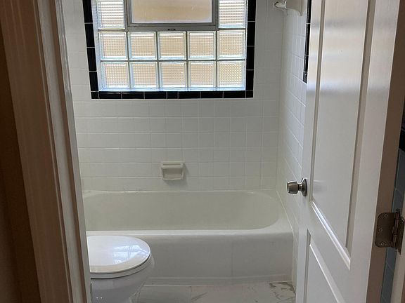 5th image of 3610 Hallmark Ln