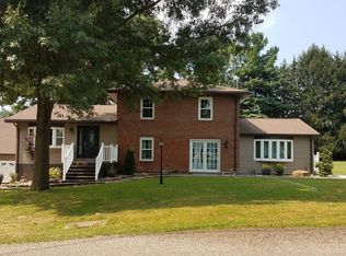 115 Veto Cir, Belpre, OH 45714