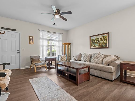 5th image of 213 Stagone Ln