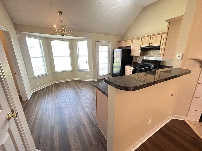 4806 Ashcroft Dr — Photo 8